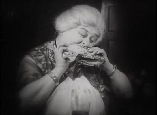 Greed,_1924,_06_banchetto